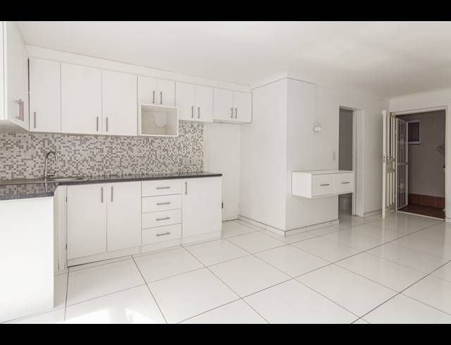 0.5 BEDROOM SECTIONAL TITLE SOLD IN BLOUBERG SANDS